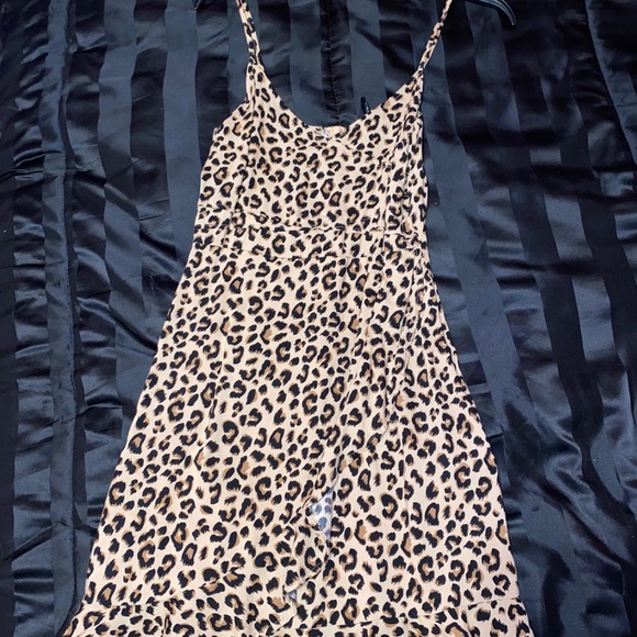 Dresses - Picture 3 of 3